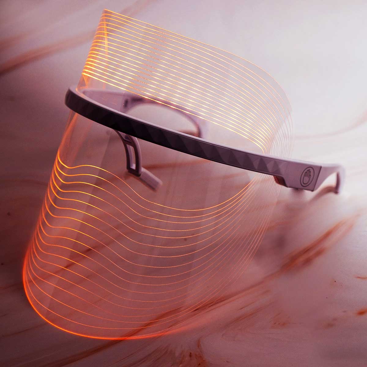 Masque LED Visage Peau plus lumineuse en 10 minutes par jour